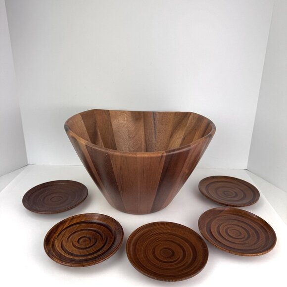 Lipper International Inc. Acacia Wave Large Wooden Salad Bowl & Saucer Plates - Picture 2 of 10